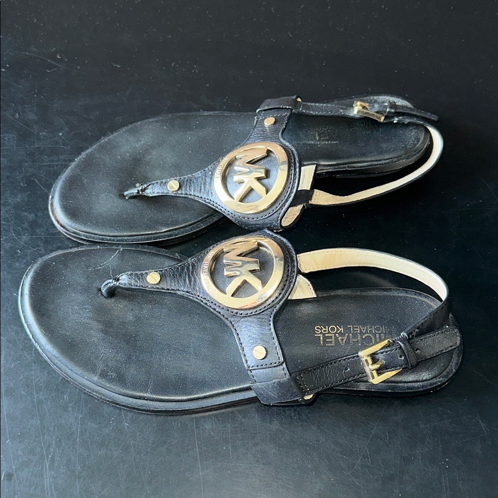 MICHAEL KORS Black Leather Logo Thong Sandals - Picture 2 of 8